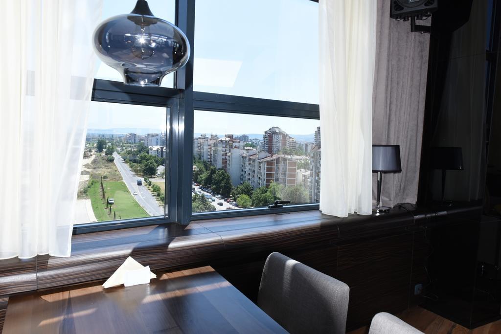 Hotel Russia Скопье Экстерьер фото