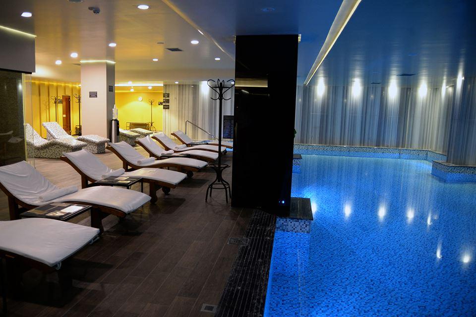 Hotel Russia Скопье Экстерьер фото