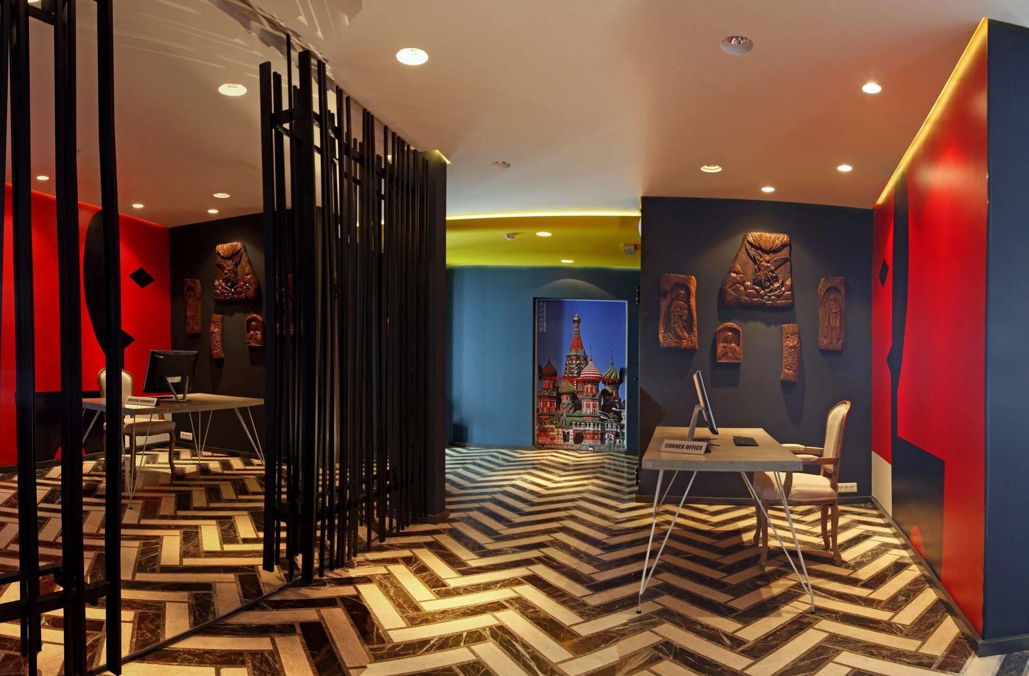 Hotel Russia Скопье Экстерьер фото