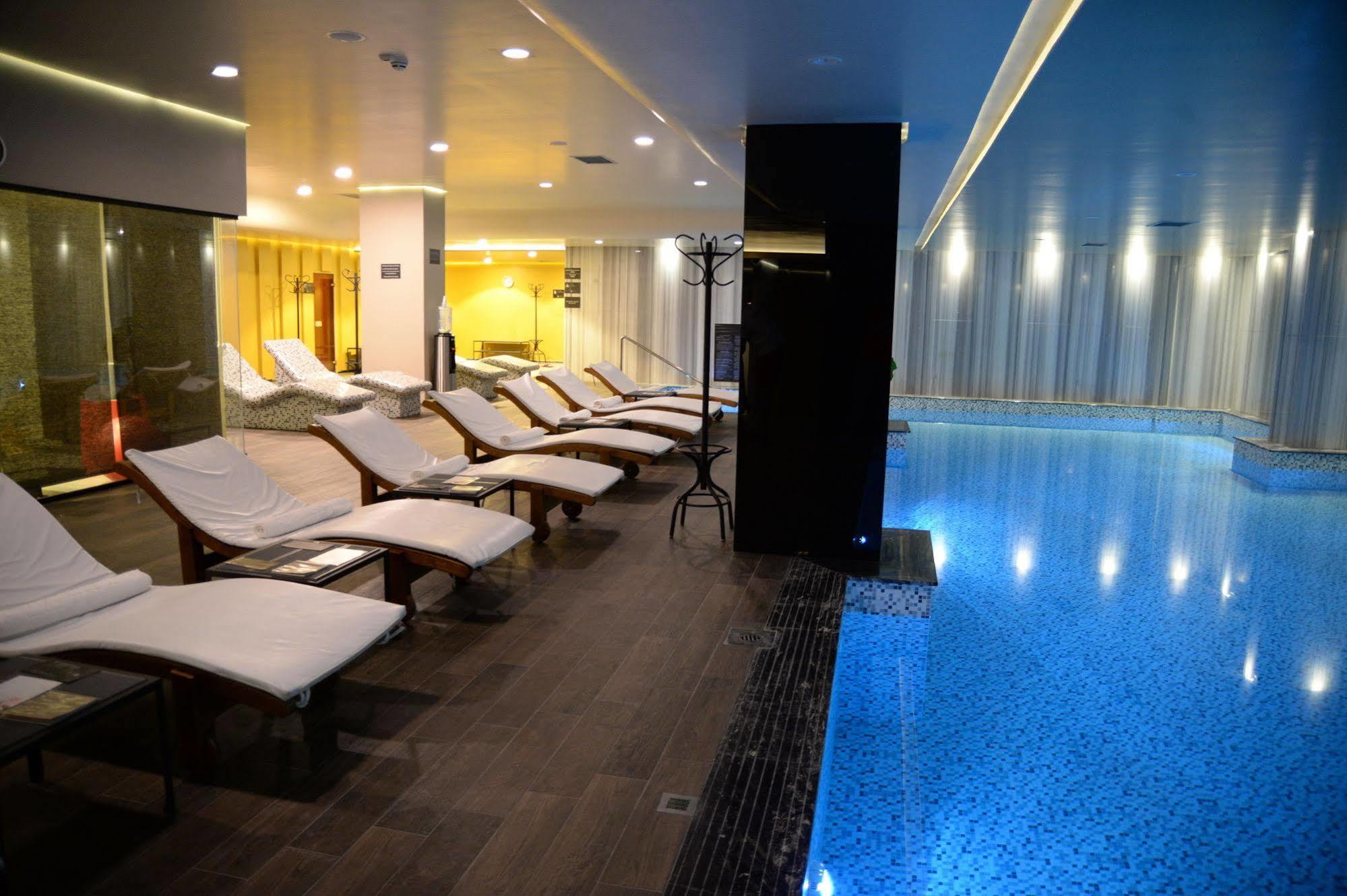 Hotel Russia Скопье Экстерьер фото